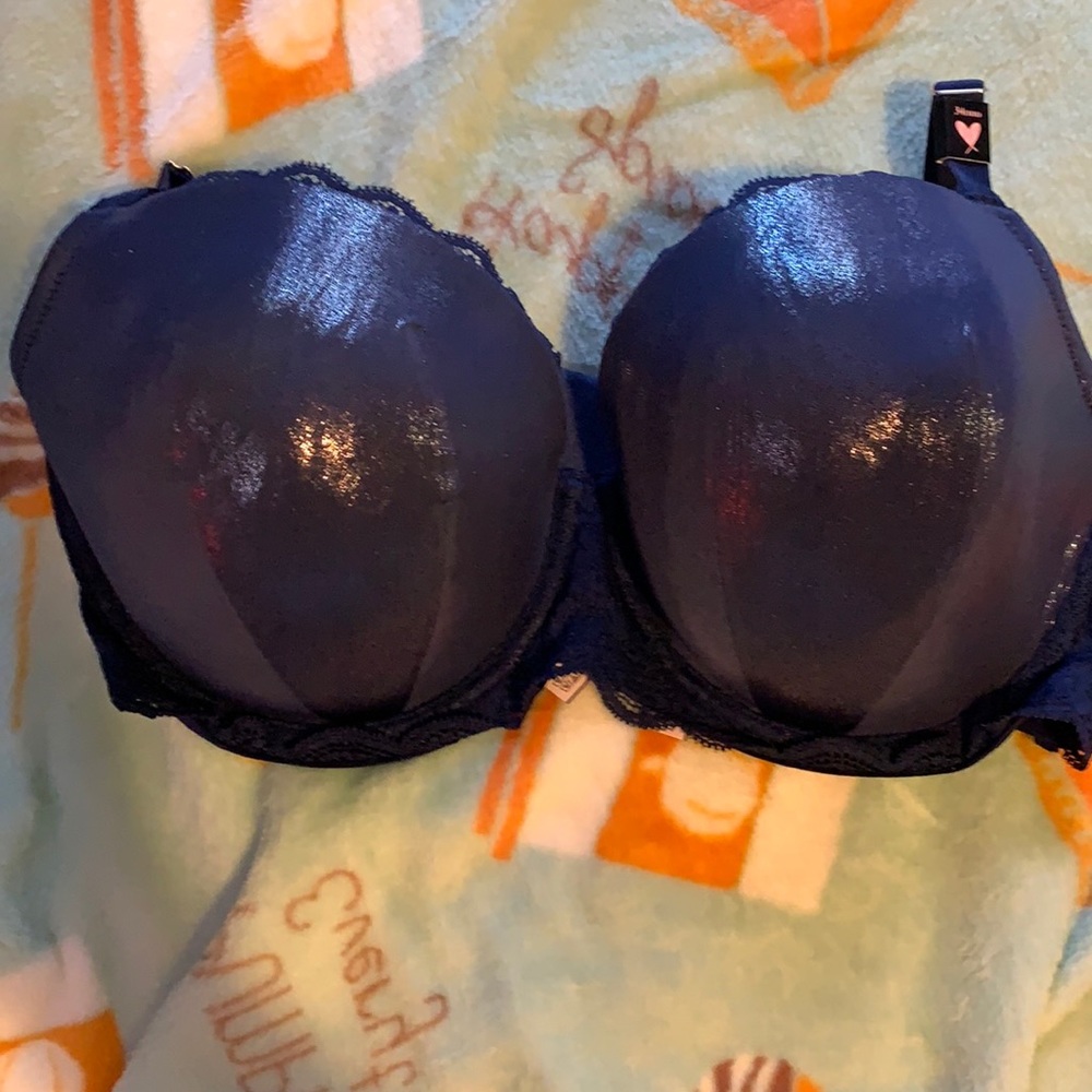 NWT. Dark blue Victoria's Secret dream Angels bra